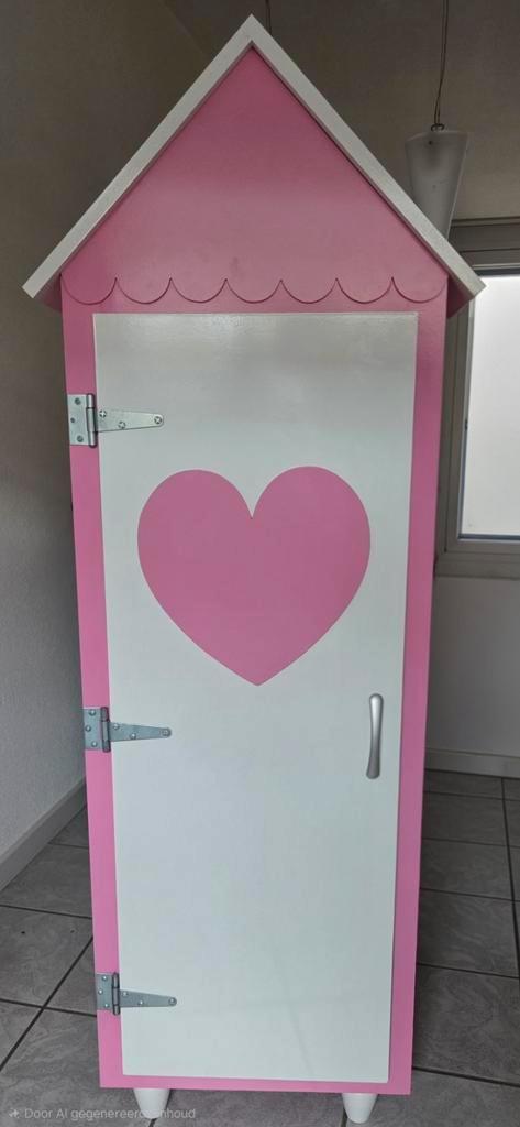 Leuke zelfgemaakte roze/witte kast, Kinderen en Baby's, Kinderkamer | Commodes en Kasten, Gebruikt, Kast, 105 cm of meer, Minder dan 75 cm