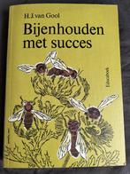 H.J. van Gool - Bijenhouden met succes, Boeken, Dieren en Huisdieren, Ophalen of Verzenden, H.J. van Gool, Zo goed als nieuw, Overige diersoorten