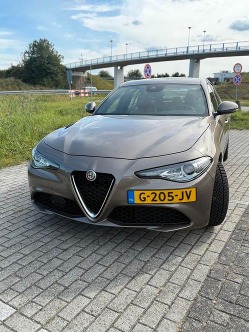Alfa Romeo Giulia 2.0 Turbo 200pk Aut 2019 Grijs, Auto's, Alfa Romeo, Particulier, Giulia, Benzine, Sedan, Automaat, Origineel Nederlands