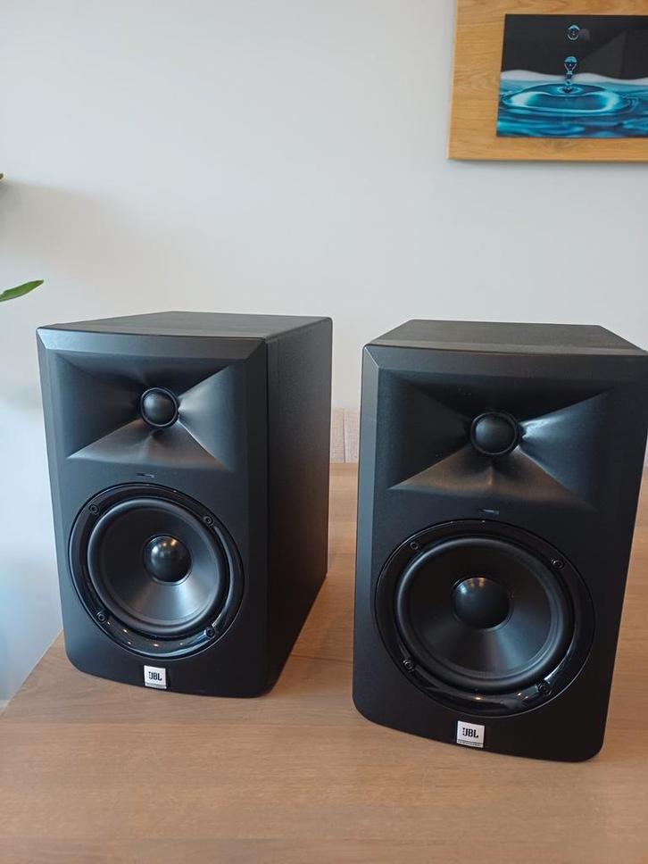 JBL Actieve Speakers lsr305, Audio, Tv en Foto, Luidsprekers, Gebruikt, Front, Rear of Stereo speakers, 120 watt of meer, JBL
