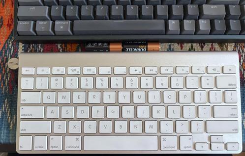 Apple Wireless Keyboard (Model A1314), Computers en Software, Toetsenborden, Zo goed als nieuw, Qwerty, Draadloos, Multimediatoetsen