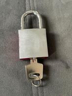 Hangsot met sleutel, Ophalen of Verzenden, Gebruikt, IJzer, Slot
