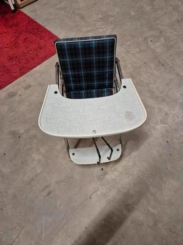 vintage kinderstoel beschikbaar voor biedingen