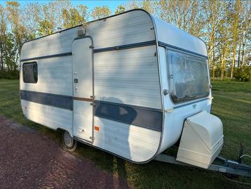 Retro Adria caravan | 5 slaapplaatsen | ideaal voor festival beschikbaar voor biedingen