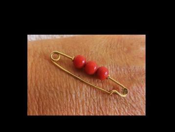 Bijzonder 18K Gouden Broche met Koraalballen! beschikbaar voor biedingen