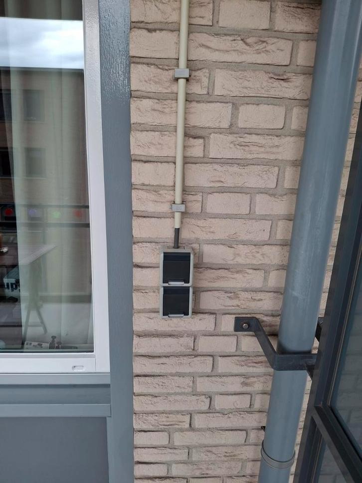 Stopcontact buiten laten aanleggen? Vandaag nog gedaan in Zw, Doe-het-zelf en Verbouw, Elektra en Kabels, Stopcontact, Ophalen