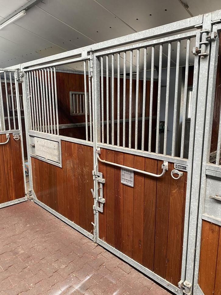 9 Paardenboxen Corton 3 x 4 meter draaibaar, Dieren en Toebehoren, Stalling en Weidegang