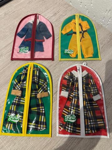 4 Fleur kledingsetjes (in de verpakking) beschikbaar voor biedingen