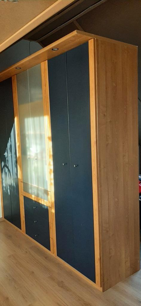 Kast, Huis en Inrichting, Kasten | Kledingkasten, Gebruikt, 200 cm of meer, 200 cm of meer, 50 tot 75 cm, Met lade(s), Met deur(en)