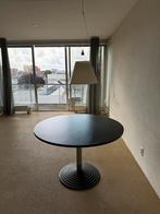 Ronde eettafel Leolux zwaardvis (design), Ophalen, Zo goed als nieuw