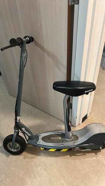 Razor elektrische step beschikbaar voor biedingen