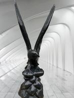 Werkelijk facinerend massief  stenen beeld van een adelaar, Ophalen of Verzenden, Zo goed als nieuw, Steen, Dierenbeeld