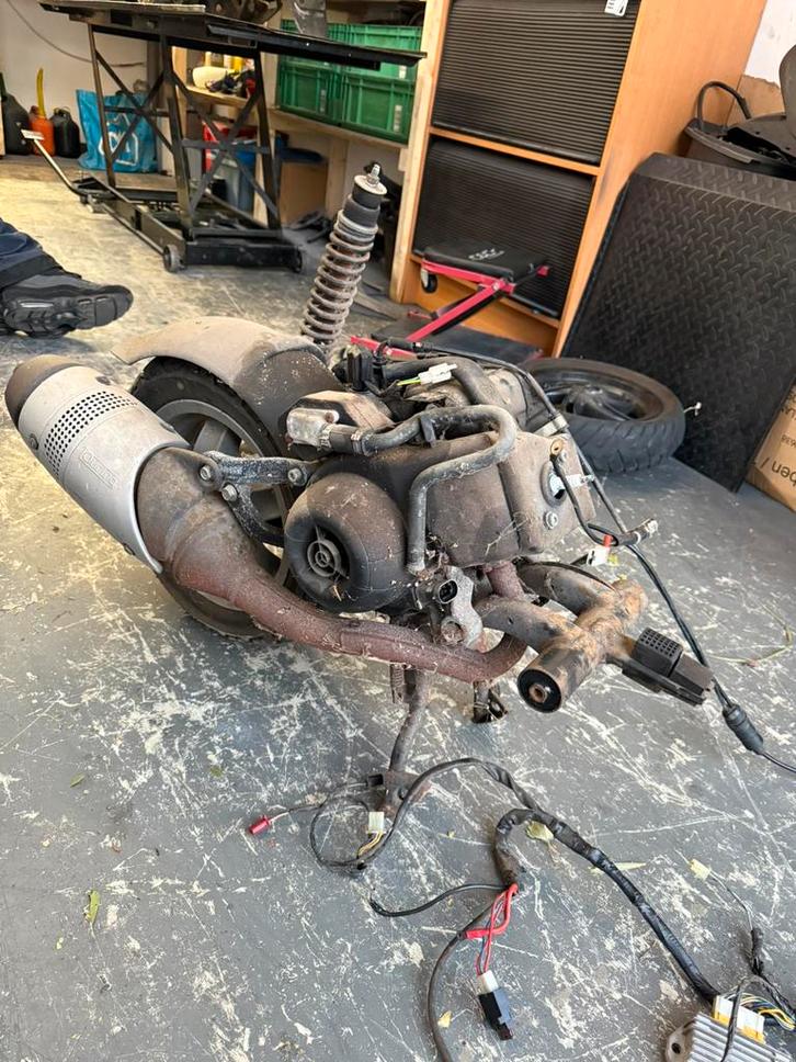 Piaggio zip 2t 50cc blok PLUG AND PLAY, Fietsen en Brommers, Brommeronderdelen | Algemeen, Zo goed als nieuw, Blok, Ophalen of Verzenden