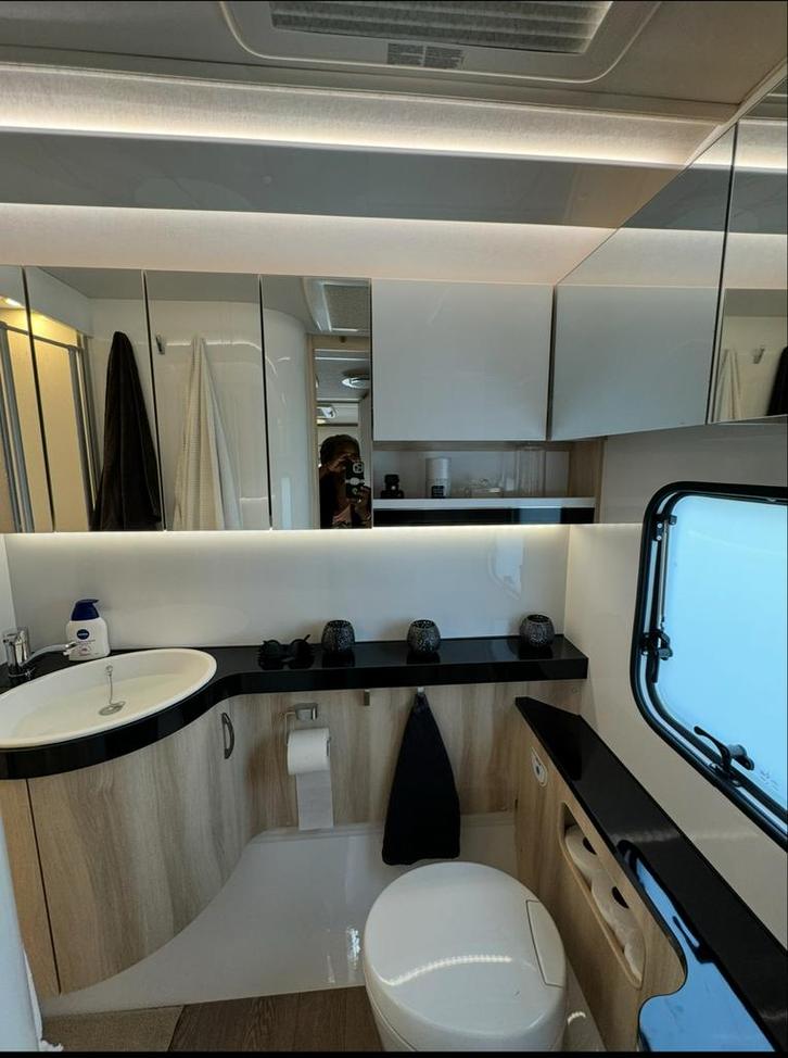 Hobby 495WFB Frans Bed - Nieuwstaat!, Caravans en Kamperen, Caravans, Particulier, tot en met 4, 1250 - 1500 kg, Overige, Hobby