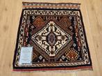 Vintage Handgeknoopt perzisch tapijt qashqai 68x65, Info@SlatsAntiek.nl, 50 tot 100 cm, Perzisch, Vierkant