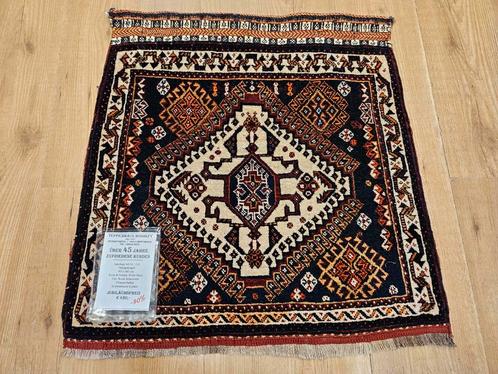 Vintage Handgeknoopt perzisch tapijt qashqai 68x65, Huis en Inrichting, Stoffering | Tapijten en Kleden, Gebruikt, 50 tot 100 cm