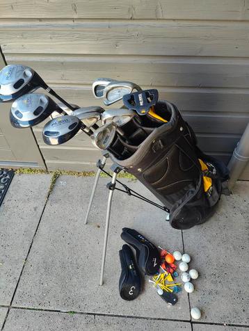 Complete MODERNE golfset/ graphite shafts. Standbag
 beschikbaar voor biedingen