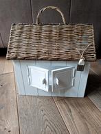 Riviera Maison rattan huis windlicht aangepast, Huis en Inrichting, Gebruikt, Ophalen of Verzenden, Hout, 25 tot 50 cm