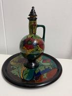 Gouda Art Nouveau Plateel donker met bloemen, Antiek en Kunst, Ophalen of Verzenden