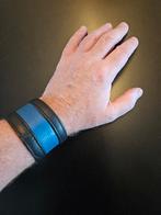 Brede leren heren arm/polsband (blauw/fetish) maat: 21 cm, Ophalen of Verzenden, Gebruikt, Blauw, Leer