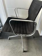 Vitra Eames EA 108 Vintage Stoel, Huis en Inrichting, Stoelen, Ophalen, Zwart, Zo goed als nieuw, Metaal