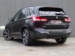 BMW X1 sDrive18i High Executive * M-PAKKET * 20 INCH * HEAD-, 15 km/l, Gebruikt, Leder en Stof, Zwart