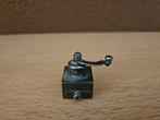 Miniatuur koffiemolenbeeldje voor poppenhuis of letterbak., Ophalen of Verzenden, Zo goed als nieuw, Poppenhuis