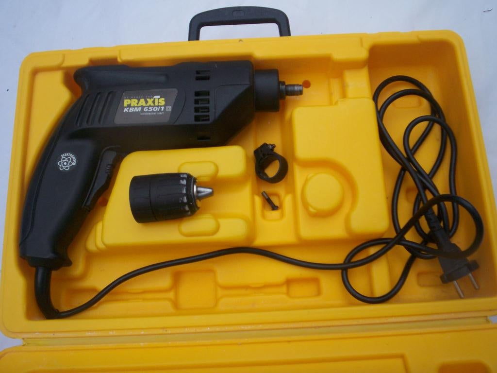 1x BOORMACHINE Praxis KBM650/1 boorkop 13mm. Klopboormachine, Doe-het-zelf en Verbouw, Ophalen, Gebruikt, Boormachine, Variabele snelheid