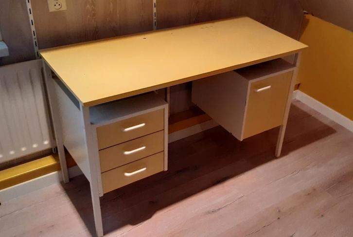 Bureau - 120,5x53,5x75,5cm, Huis en Inrichting, Bureaus, Gebruikt, Bureau, Ophalen