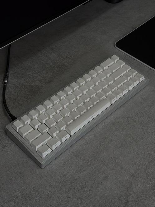 Mad 68he in aluminium case RGB, Computers en Software, Toetsenborden, Zo goed als nieuw, Qwerty, Bedraad, Gaming toetsenbord, Ophalen of Verzenden