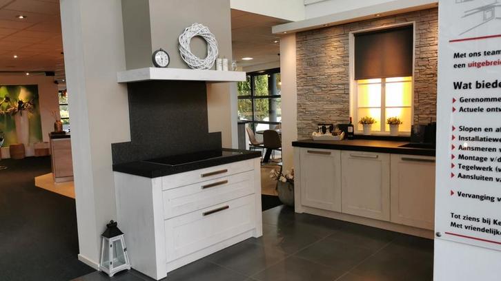 Showroomkeuken met granieten blad!, Huis en Inrichting, Keuken | Complete keukens, Nieuw, Graniet of Steen, Ophalen