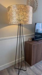 Prachtige schelpen lamp, Huis en Inrichting, Lampen | Vloerlampen, Ophalen, Zo goed als nieuw, Minder dan 100 cm