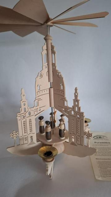 Kerstpiramide Erzgebirge – Kunstgewerbe Taulin beschikbaar voor biedingen