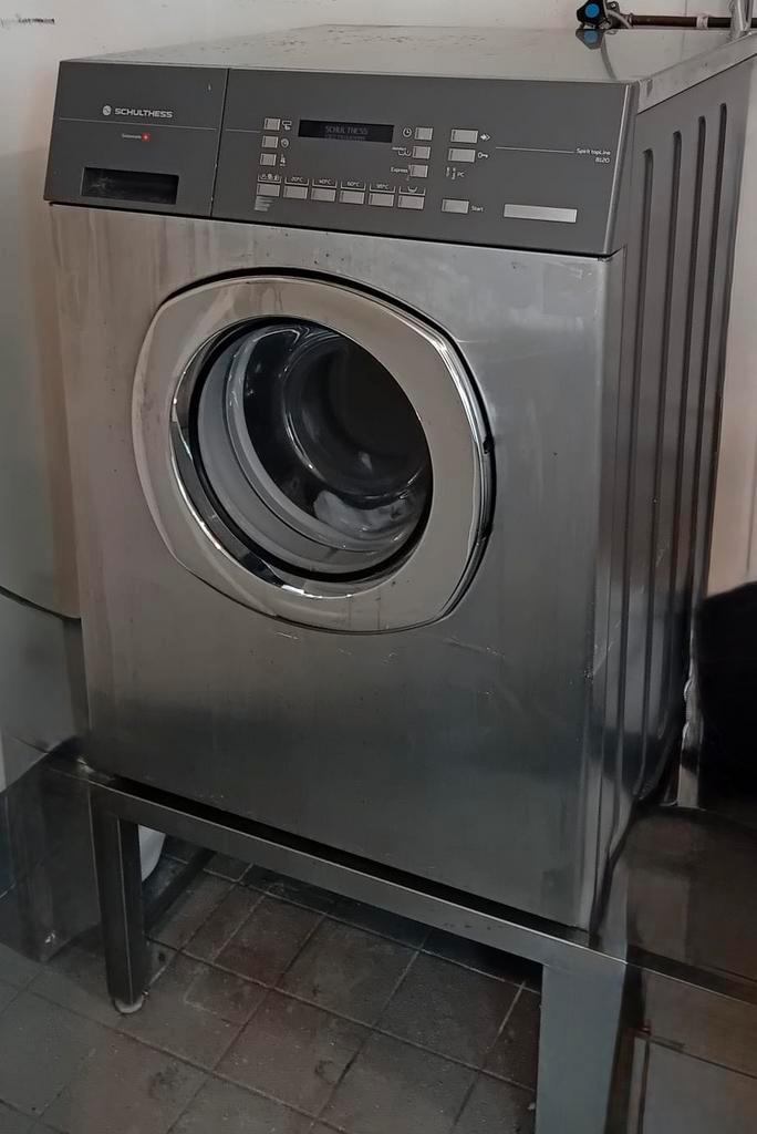 Schulthess Spirit topLine 8120 professionele wasmachine, Witgoed en Apparatuur, Wasmachines, Gebruikt, Voorlader, 6 tot 8 kg, 85 tot 90 cm