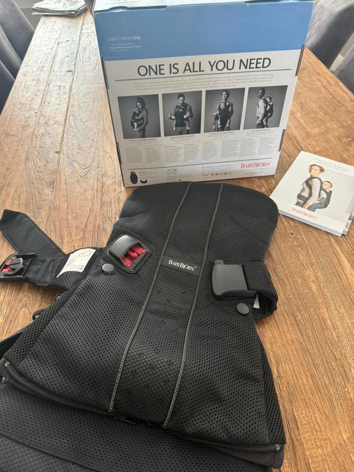 Babybjörn draagzak one, zwart, Kinderen en Baby's, Babydragers en Draagdoeken, Zo goed als nieuw, Draagzak, Buik of Rug, Baby Björn