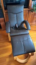 Nette relax/massage stoel bruin met bijpassende voetenbank, Huis en Inrichting, Fauteuils, Ophalen, Zo goed als nieuw, Leer