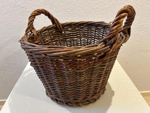 Rotan mand -stevig Riet-met handvaten nieuw 23062025, Tuin en Terras, Bloembakken en Plantenbakken, Nieuw, Overige materialen