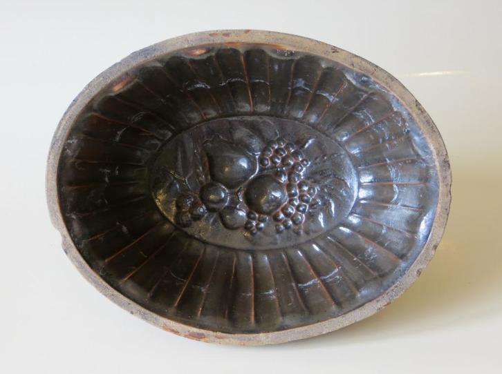 Puddingvorm aardewerk antiek fruit decor groot bruin vorm, Antiek en Kunst, Antiek | Keramiek en Aardewerk, Ophalen of Verzenden