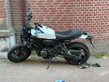 Yamaha XSR700 2024 - 6800 km - Zard uitlaat - Topstaat beschikbaar voor biedingen