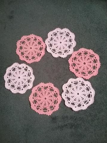 Kleine gehaakte katoenen kleedjes, diameter 16 cm beschikbaar voor biedingen