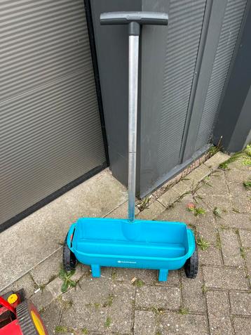 Gardena kunstmest / graszaad strooier ! beschikbaar voor biedingen