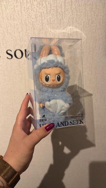 Labubu hide and seek singapore exclusive beschikbaar voor biedingen