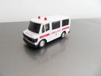 mercedes ambulance 1/50, Hobby en Vrije tijd, Ophalen of Verzenden, Zo goed als nieuw, Auto, Overige merken