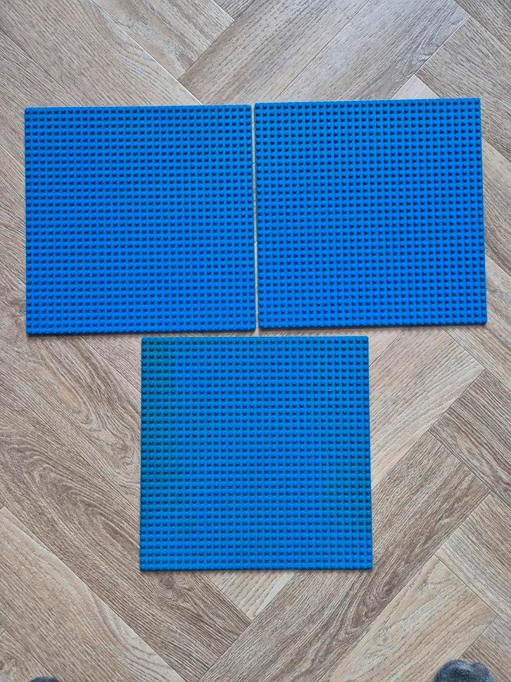 3 blauwe lego bouwplaten grondplaten baseplates 32x32, Kinderen en Baby's, Speelgoed | Duplo en Lego, Gebruikt, Lego, Complete set