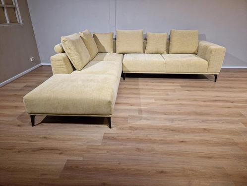 NIEUW! 30% KORTING - Prominent Trevi Hoekbank - Geel-Velours, Huis en Inrichting, Banken | Sofa's en Chaises Longues, Nieuw, Vierpersoons of meer