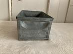 Brocante klein metalen magazijnbakje - kaartenbakje, Antiek en Kunst, Ophalen of Verzenden