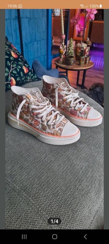 Skechers sneakers. Special edition. Maat 39 beschikbaar voor biedingen