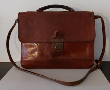 Vintage schoudertas leer bruin laptop werk beschikbaar voor biedingen