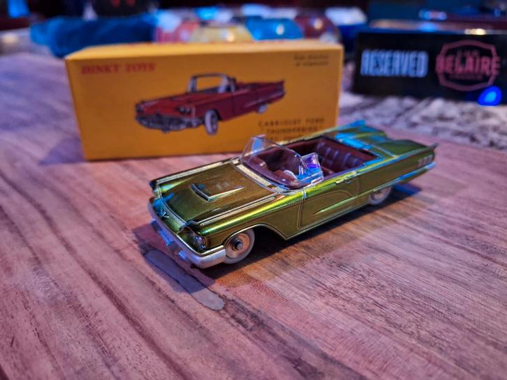Dinky Toys Ford Thunderbird Cabriolet - Nieuwstaat, Hobby en Vrije tijd, Modelauto's | 1:43, Ophalen of Verzenden