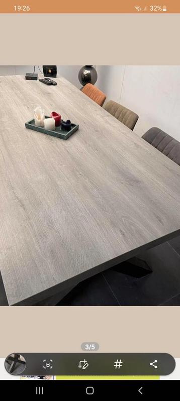 Houten eettafel Antraciet  beschikbaar voor biedingen